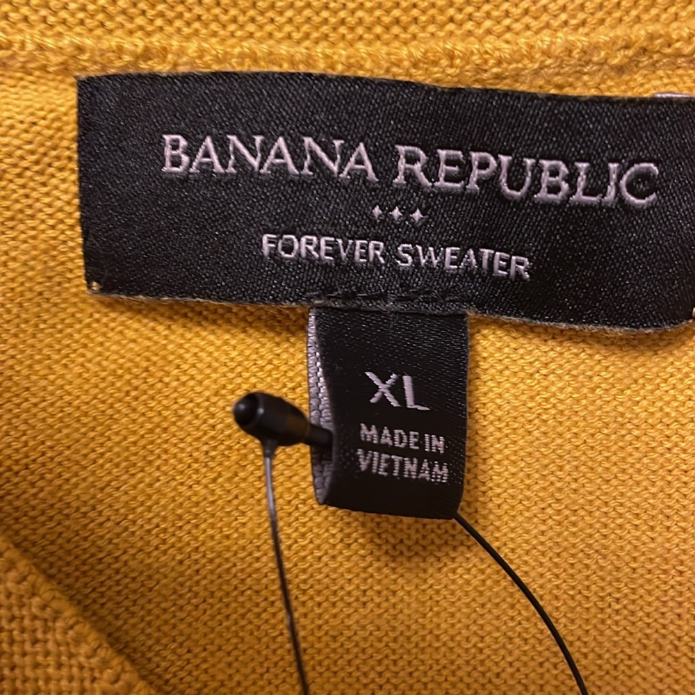 NWT  Golden yellow Banana Republic sweater - Picture 4 of 6